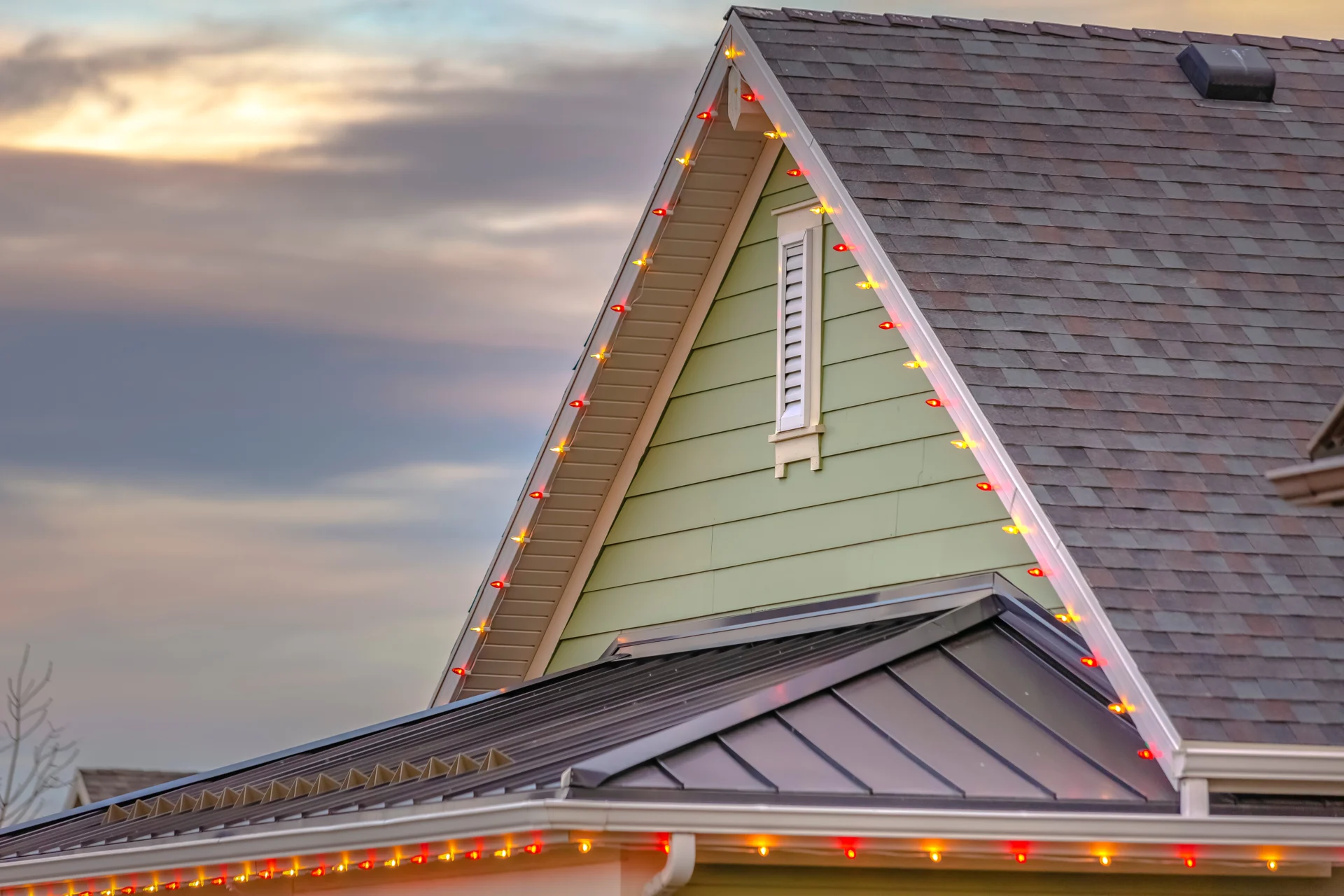 Why You Should Hire a Professional for Outdoor Lighting 